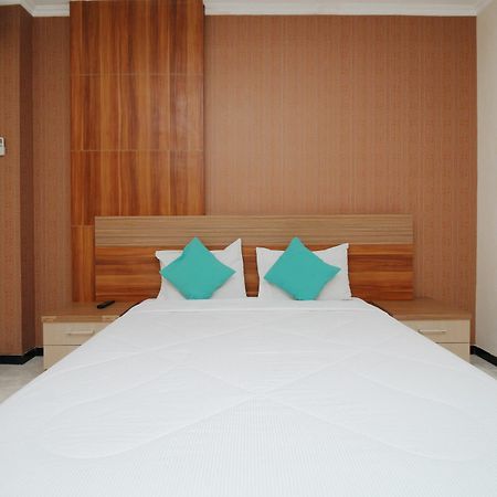 Myzone Homtel Hotel Semarang Exterior foto